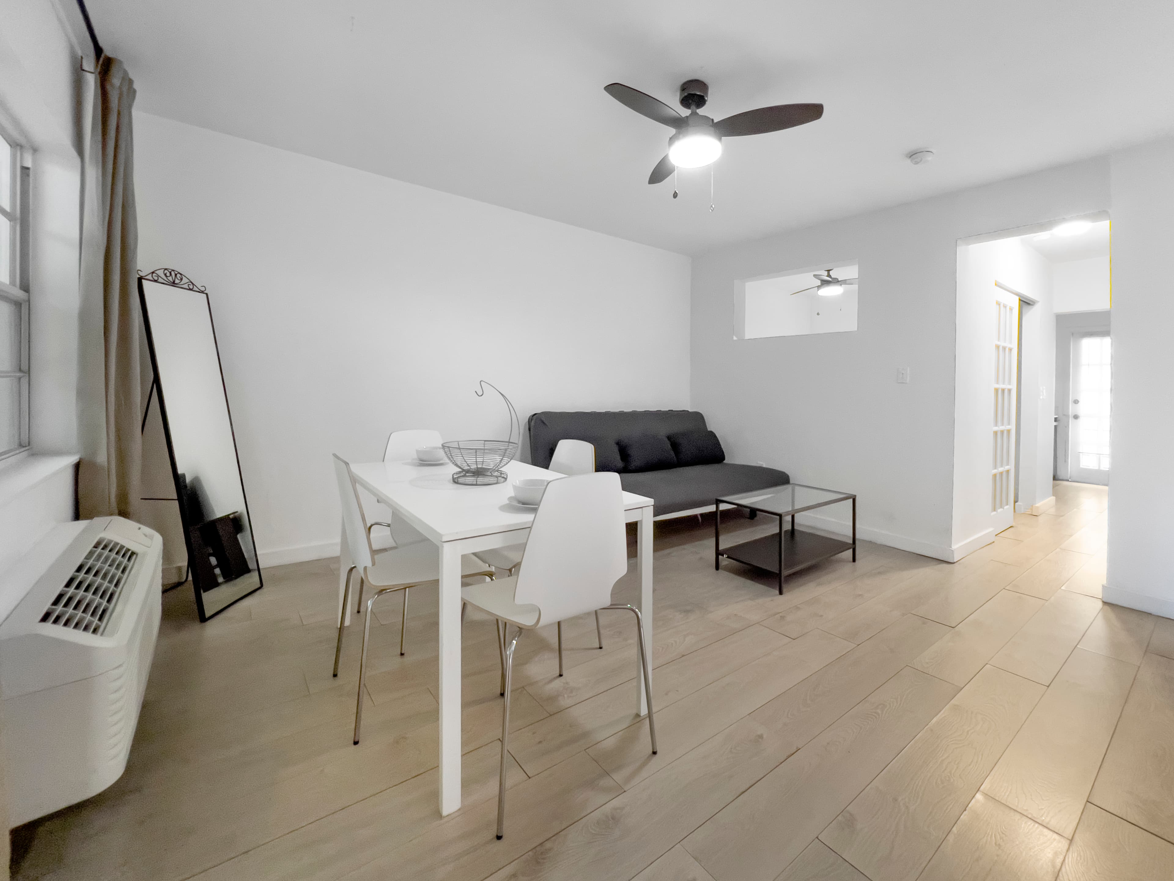 Listing photograph: 901 Meridian Ave, Unit 104, Miami Beach, FL 33139 (for sale)