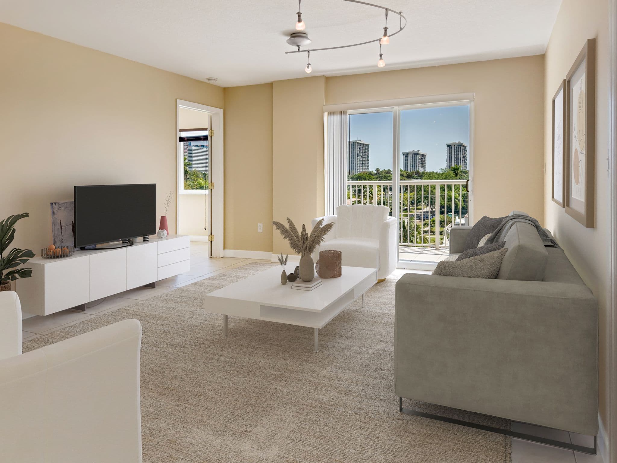Listing photograph: 280 SW 20th Road, Apt 702, Miami, FL 33129 (for rent)